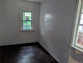 49 Hemlock Rd in East Granby, CT - Building Photo - Building Photo