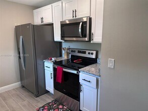 2102 South St in Ft. Myers, FL - Foto de edificio - Building Photo