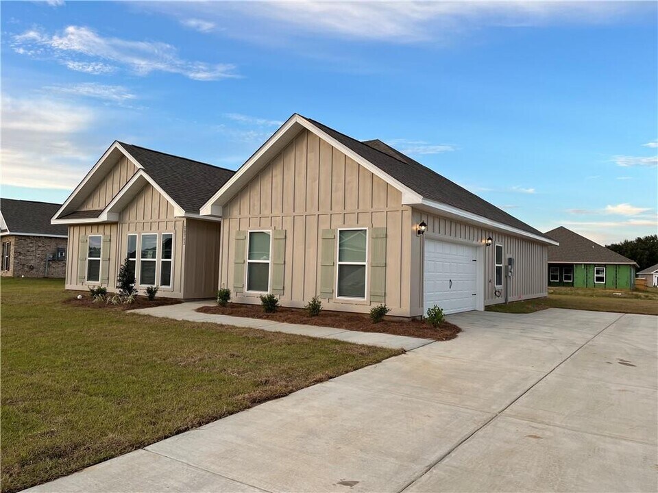 10762 Winning Colors Trl in Daphne, AL - Building Photo