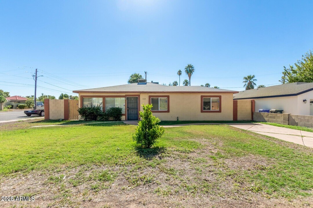 547 E Belmont Ave in Phoenix, AZ - Building Photo