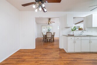 817 Edgehill Dr in Hurst, TX - Building Photo - Building Photo