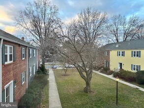 6653 Fairfax Rd, Unit 7105 in Bethesda, MD - Building Photo - Building Photo