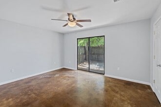 1851 Fox Run Dr in Lake Charles, LA - Building Photo - Building Photo
