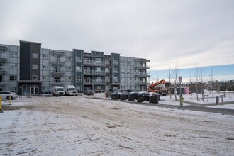 40 Carrington Plz NW in Calgary, AB - Building Photo - Building Photo