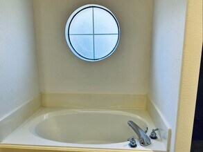 9008 Winding River Dr in Fort Worth, TX - Building Photo - Building Photo