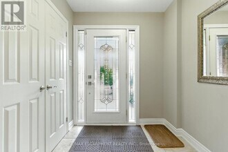 1624 Gallant Dr in Mississauga, ON - Building Photo - Building Photo