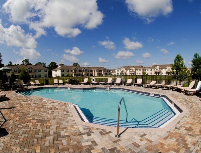 Malabar Cove Apartments in Palm Bay, FL - Foto de edificio