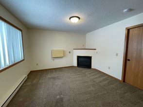 3032 Eldorado Blvd, Unit 1 in Eau Claire, WI - Foto de edificio - Building Photo