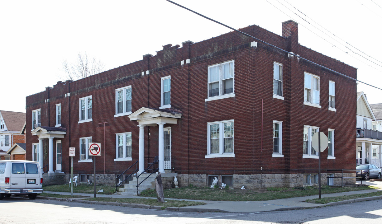 2403 Park Ave in Cincinnati, OH - Foto de edificio