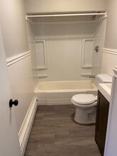 11 Brierway Dr, Unit B - Right in Worcester, MA - Foto de edificio - Building Photo