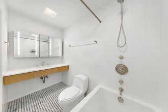 14 Prince St, Unit 4B in New York, NY - Building Photo - Building Photo