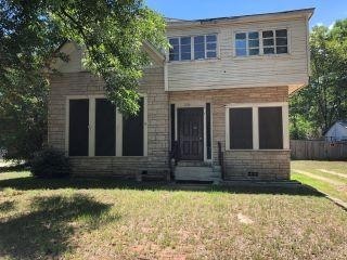 1106 Esplanade St in Marshall, TX - Building Photo