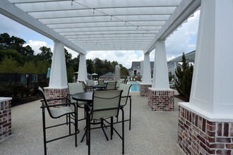 Arbor Landing on the River in Biloxi, MS - Foto de edificio - Building Photo