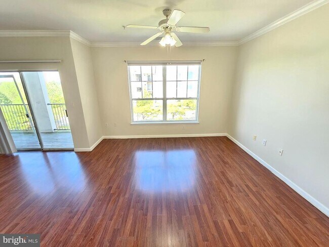 13500 Derry Glen Ct, Unit 304 in Germantown, MD - Building Photo - Building Photo