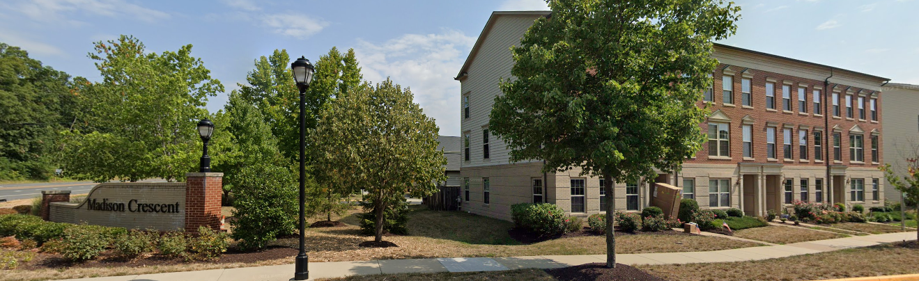 Madison Crescent in Gainesville, VA - Building Photo