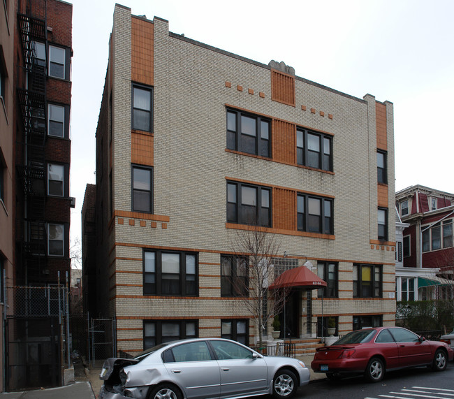 62-Hummingbird Properties, LLC in Jersey City, NJ - Building Photo - Building Photo