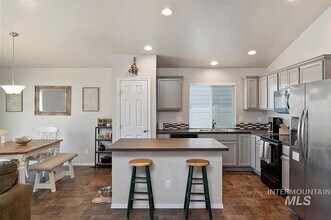 3806 W Newland St in Meridian, ID - Building Photo - Building Photo