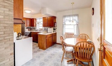 1202 Cambridge Dr in Champaign, IL - Building Photo - Building Photo