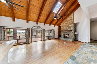 145 Twinberry Cir in Reno, NV - Building Photo - Building Photo
