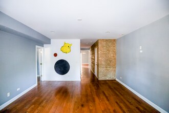 2043 W Arthur Ave in Chicago, IL - Building Photo - Building Photo