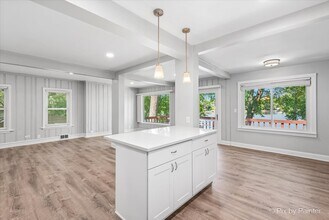 24060 N Lakeside Dr in Lake Zurich, IL - Building Photo - Building Photo