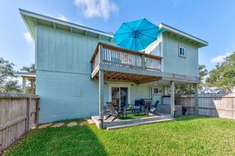 510 E King St in Rockport, TX - Building Photo - Building Photo