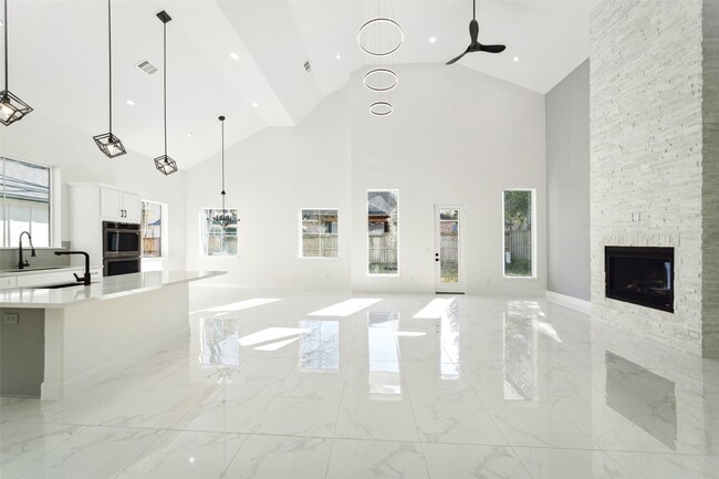 75 Wick Willow Rd in Montgomery, TX - Building Photo - Building Photo