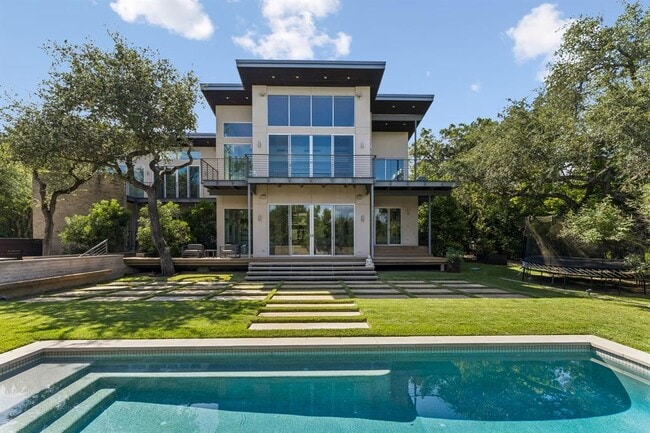 property at 16 Sundown Pkwy