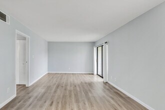 101 Old Ferry Rd in Shalimar, FL - Building Photo - Building Photo