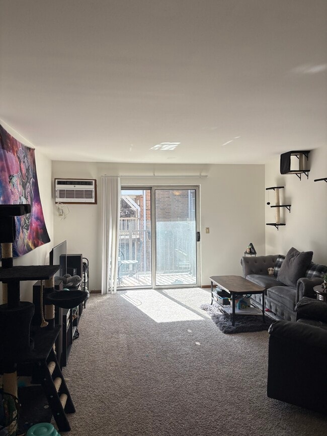 5 High Point Woods Dr, Unit Apt 201 in Madison, WI - Foto de edificio - Building Photo