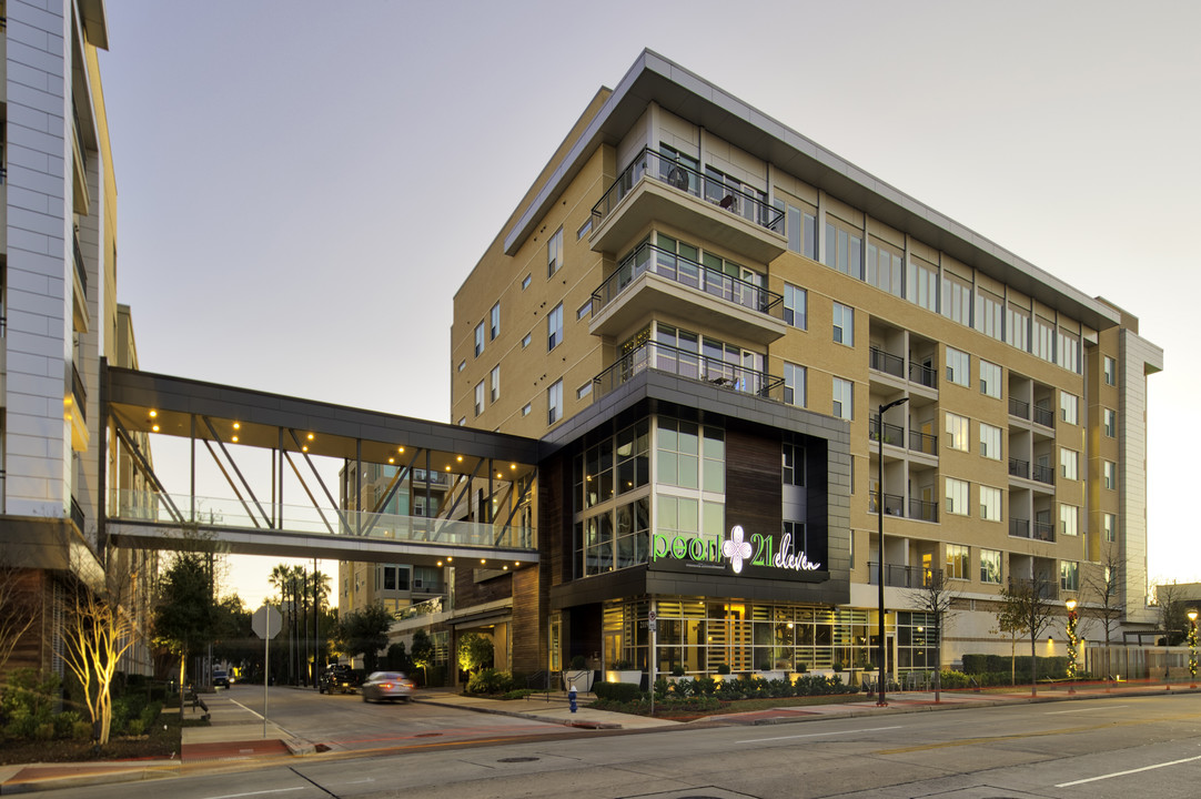 Pearl 21Eleven in Houston, TX - Building Photo