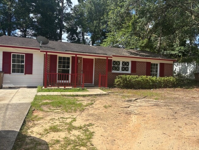 property at 4161 Yorkshire Ln