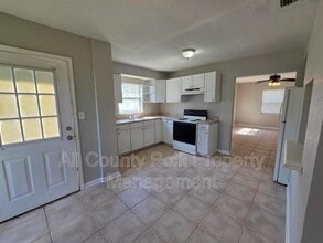 4344 Hedge Dr E in Lakeland, FL - Building Photo - Building Photo