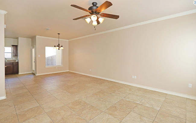 9807 Sterling Loop in Laredo, TX - Foto de edificio - Building Photo