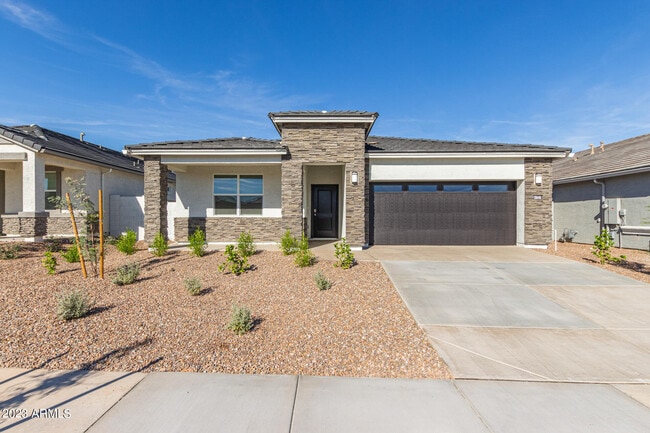 property at 18646 W Buckskin Trl