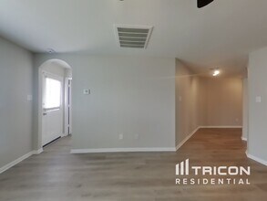 531 Douro in Crosby, TX - Building Photo - Building Photo