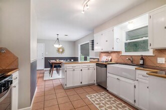 1511 Fairfield Dr in Austin, TX - Building Photo - Building Photo