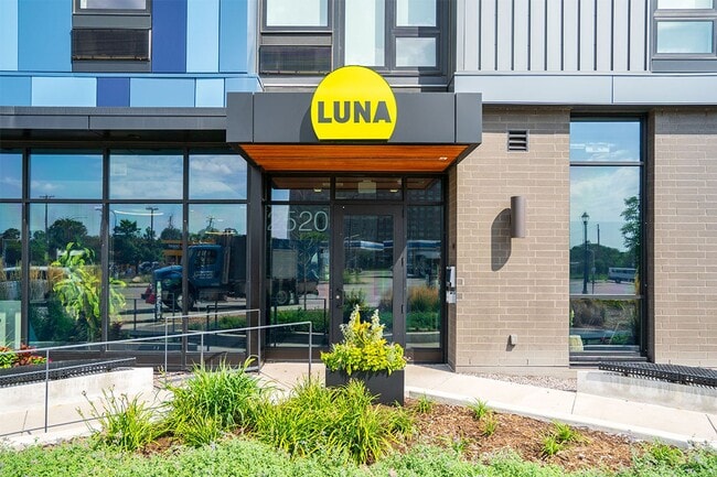 Luna Apartments