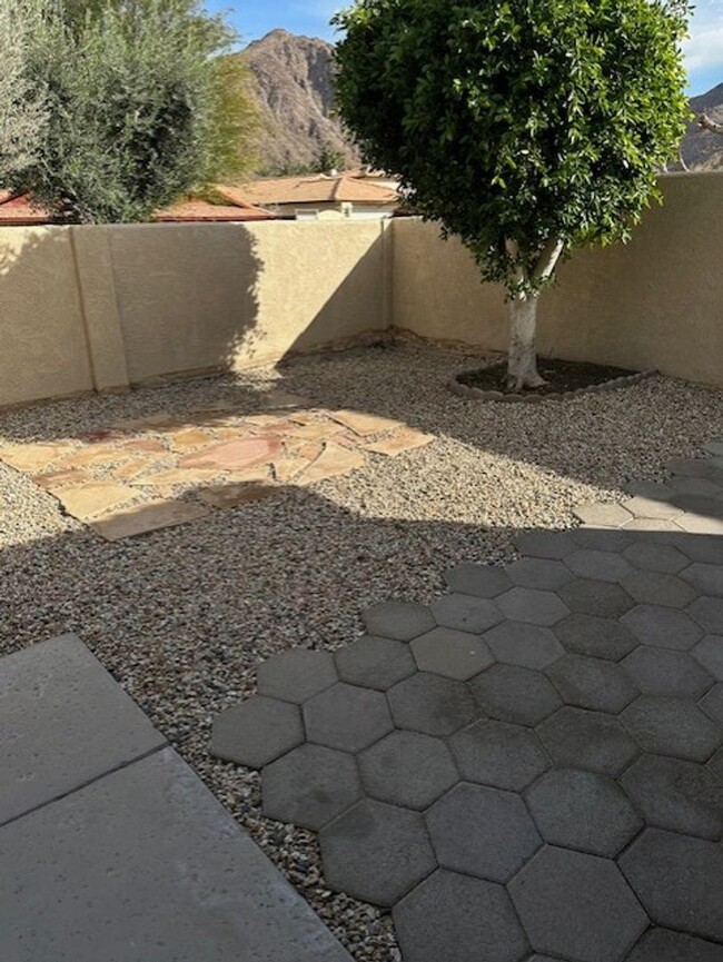 52375 Avenida Navarro in La Quinta, CA - Building Photo - Building Photo