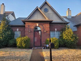 8688 Eagle View Dr in Memphis, TN - Building Photo