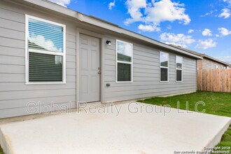 108 Fabarm Ln in New Braunfels, TX - Building Photo - Building Photo