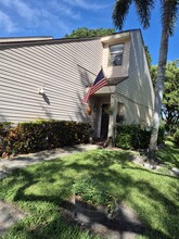 5110 Puritan Cir in Tampa, FL - Building Photo - Building Photo