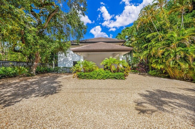 3900 Douglas Rd in Miami, FL - Building Photo - Building Photo