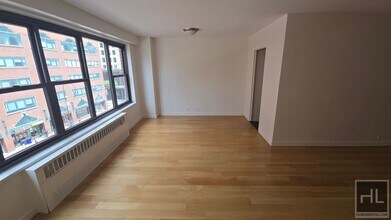 Fourth Avenue in New York, NY - Building Photo - Building Photo