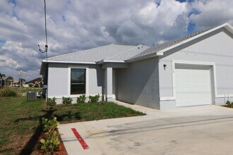 115 Cultural Park Blvd in Cape Coral, FL - Building Photo - Building Photo