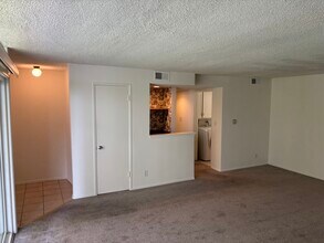 11685 Gorham Ave, Unit 4 in Los Angeles, CA - Building Photo - Building Photo