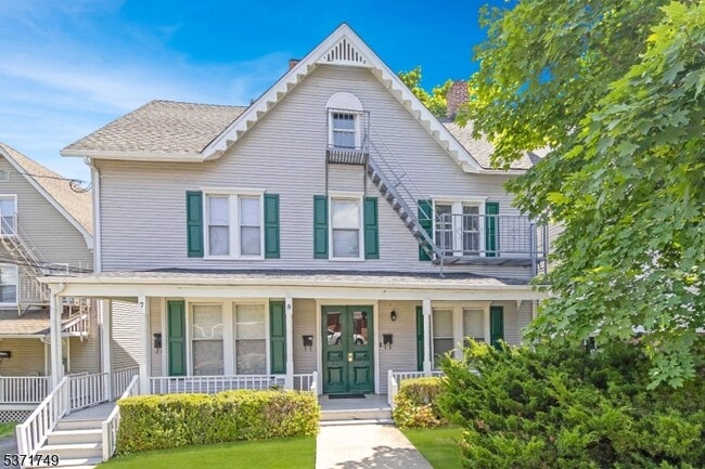 property at 5 Atno Ave