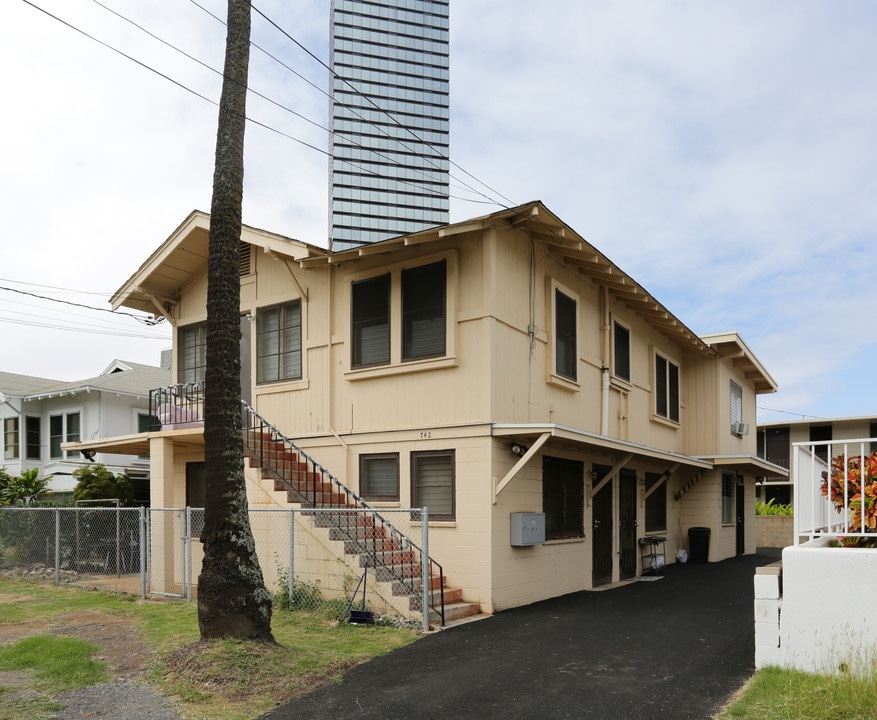 742 Hauoli St in Honolulu, HI - Building Photo