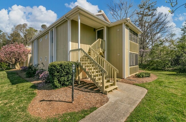 110 Heywood Rd in Arden, NC - Building Photo - Building Photo