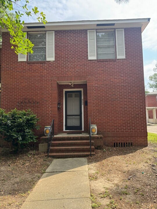 665 Carol Marie Dr in Baton Rouge, LA - Building Photo